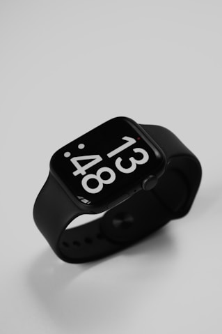 Apple представляет новую серию Apple Watch SE3, которая сочетает в себе современный дизайн и передовые технологии, обеспечивая уникальный пользовательский опыт.